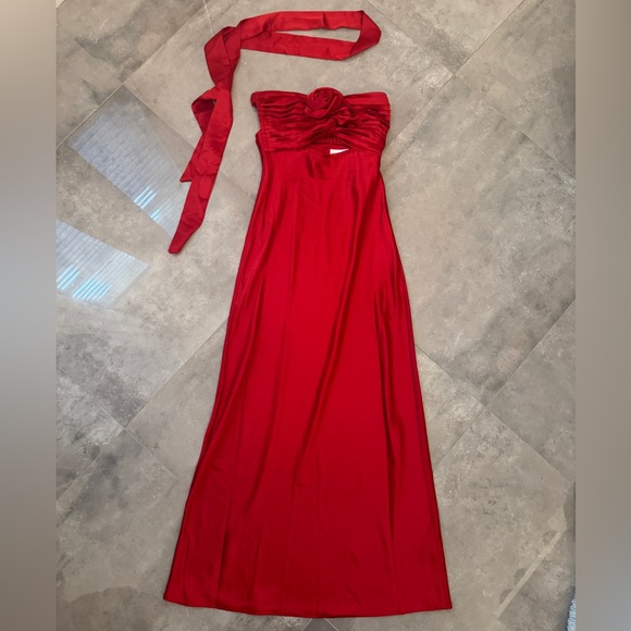 Hello Molly Red Strapless Dress | 4 - Picture 5 of 10